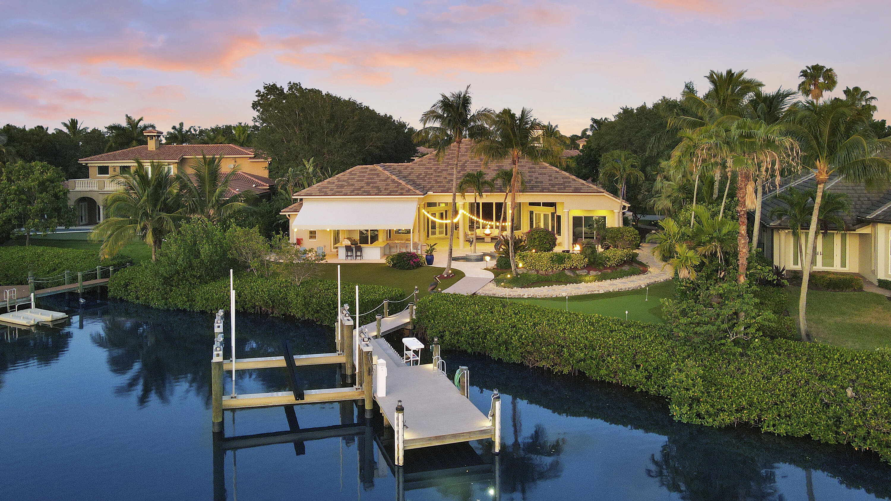 18808 SE Windward Island Lane