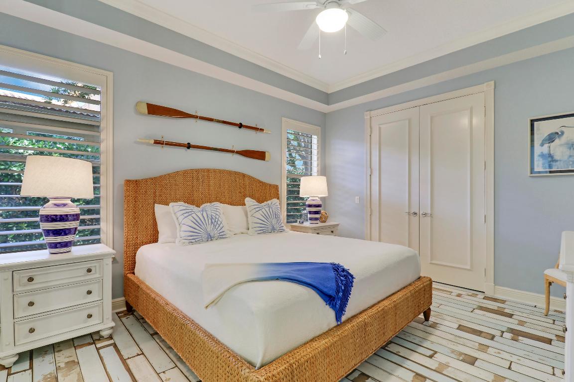 18808 SE Windward Island Lane