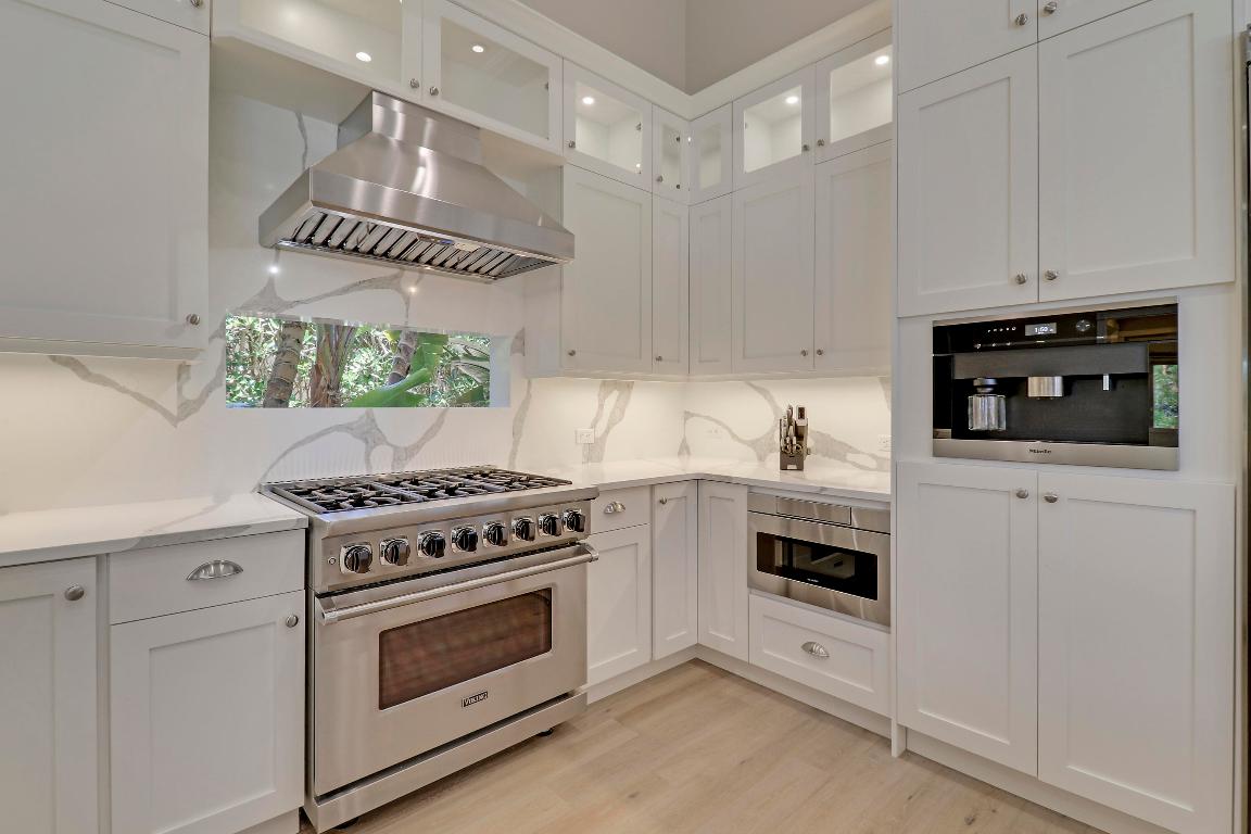 18808 SE Windward Island Lane