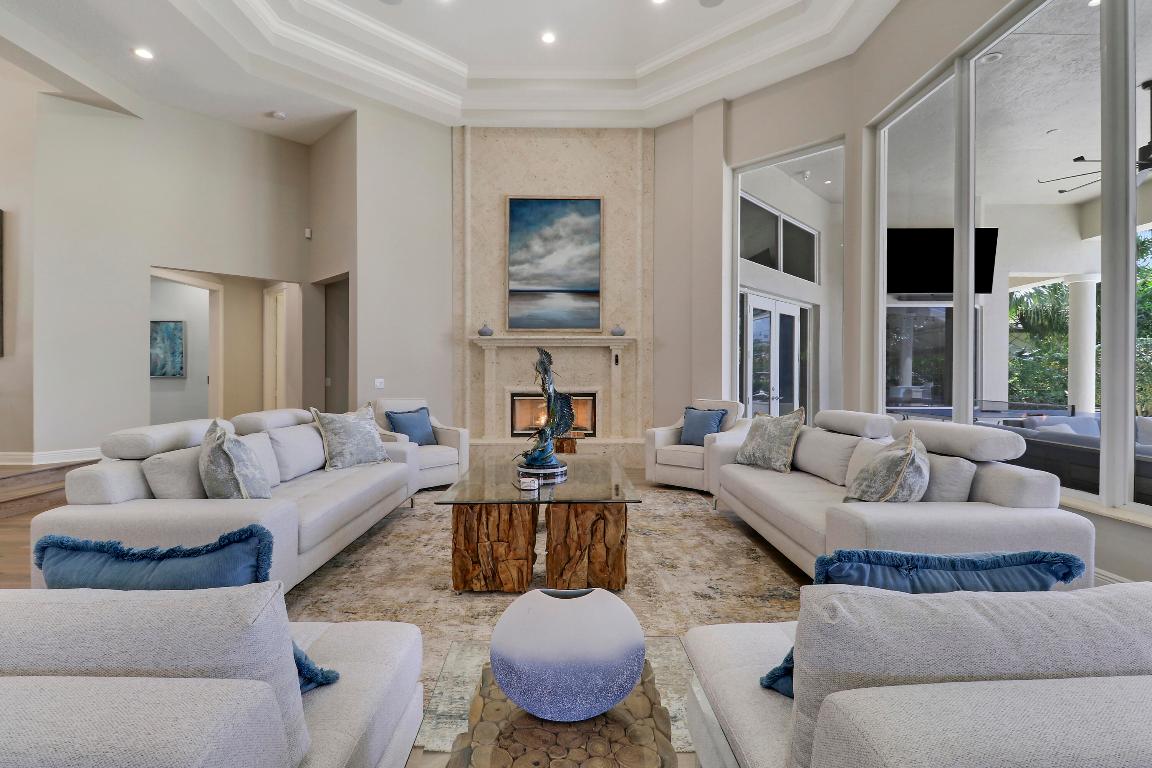 18808 SE Windward Island Lane