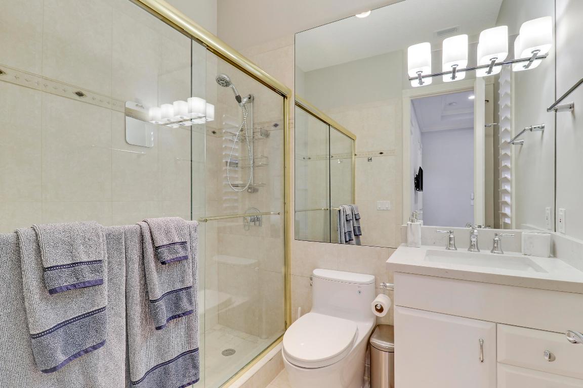 18808 SE Windward Island Lane