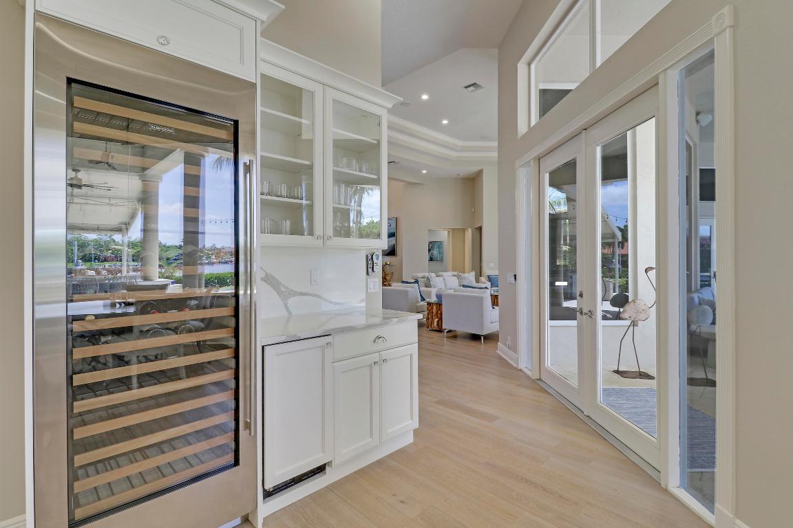 18808 SE Windward Island Lane