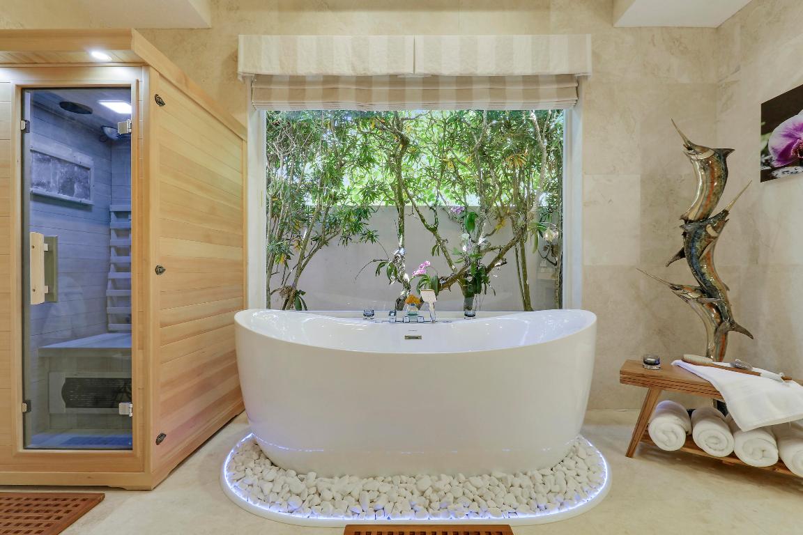 18808 SE Windward Island Lane