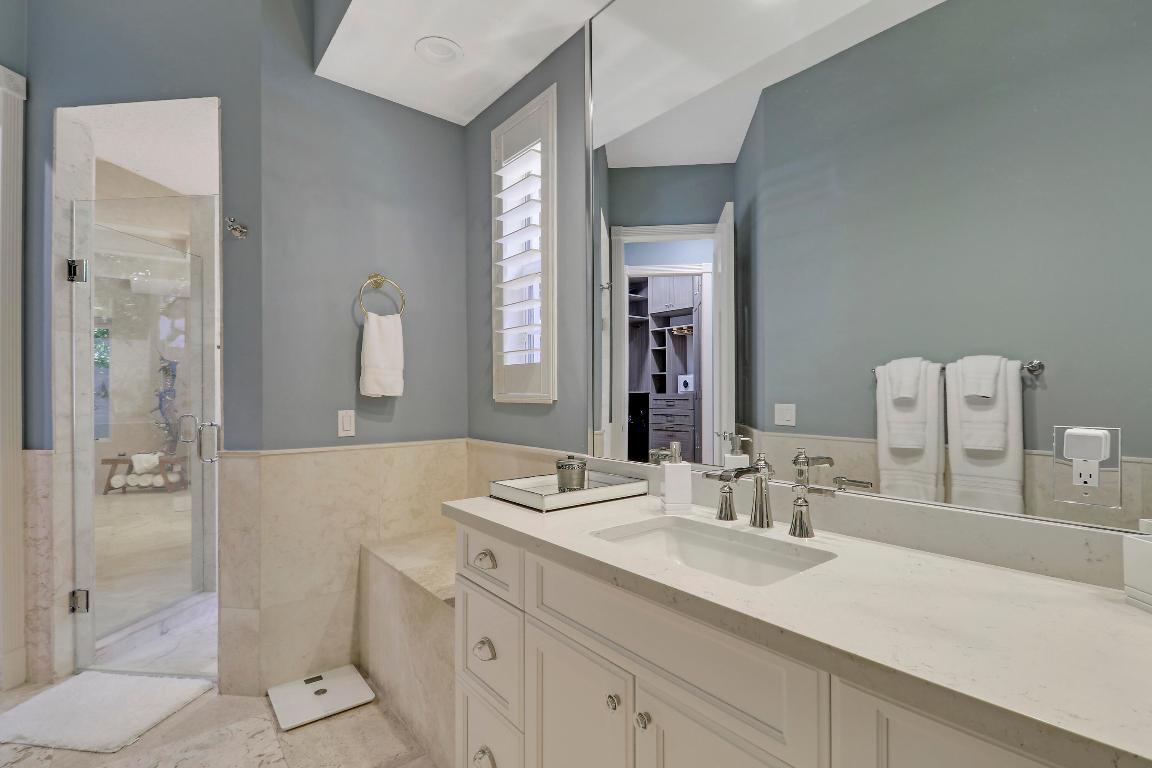 18808 SE Windward Island Lane