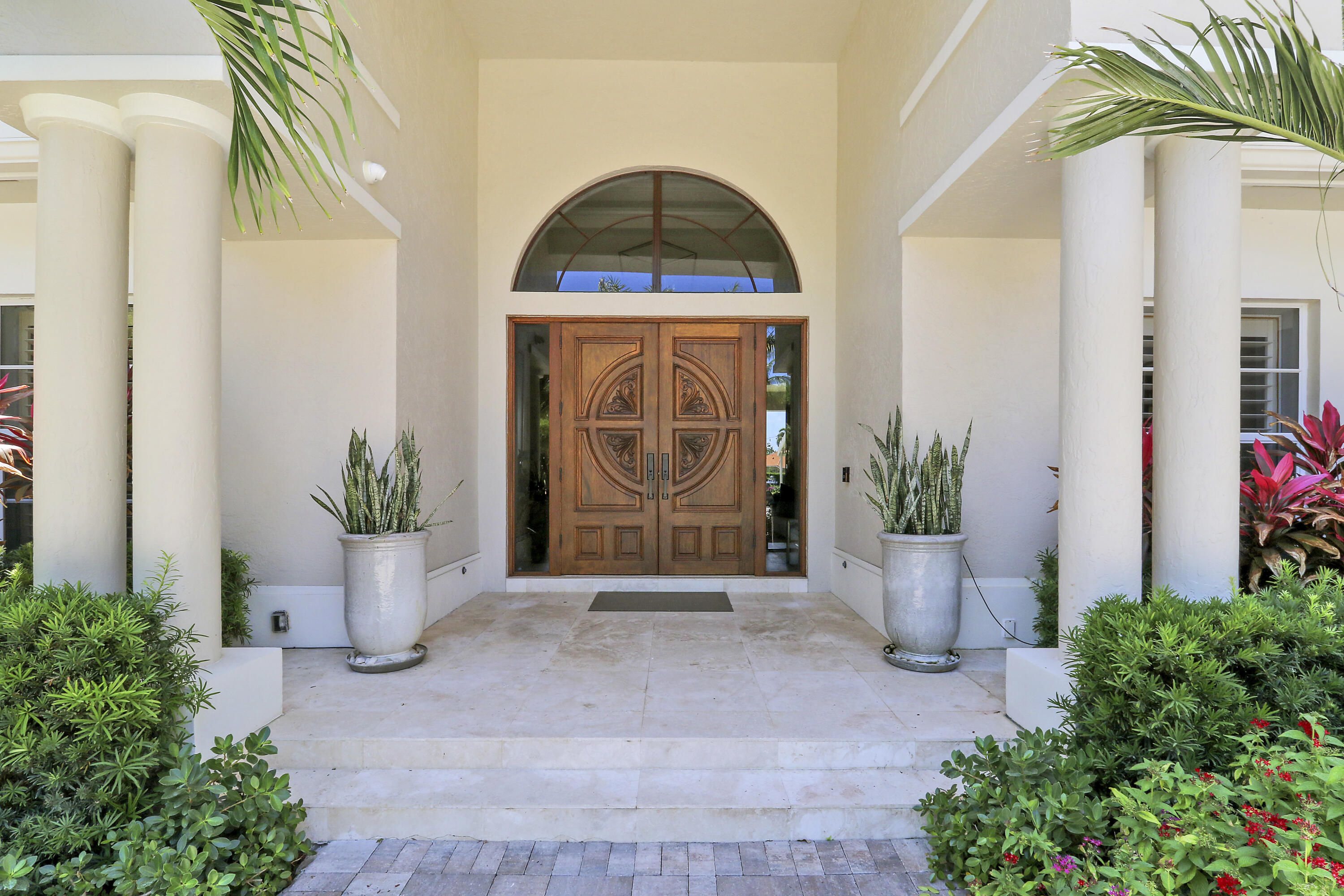 18808 SE Windward Island Lane