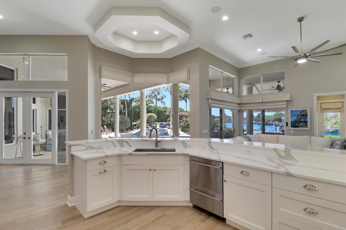 18808 SE Windward Island Lane