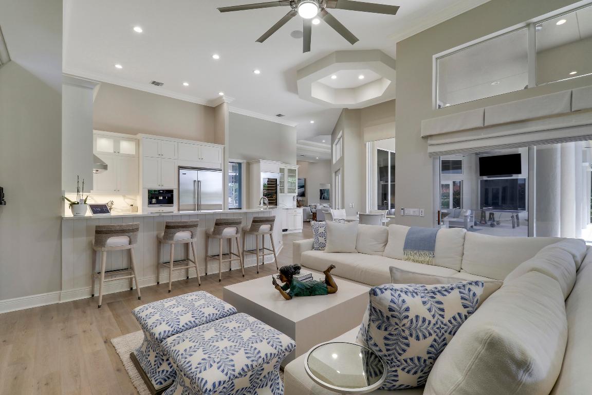 18808 SE Windward Island Lane