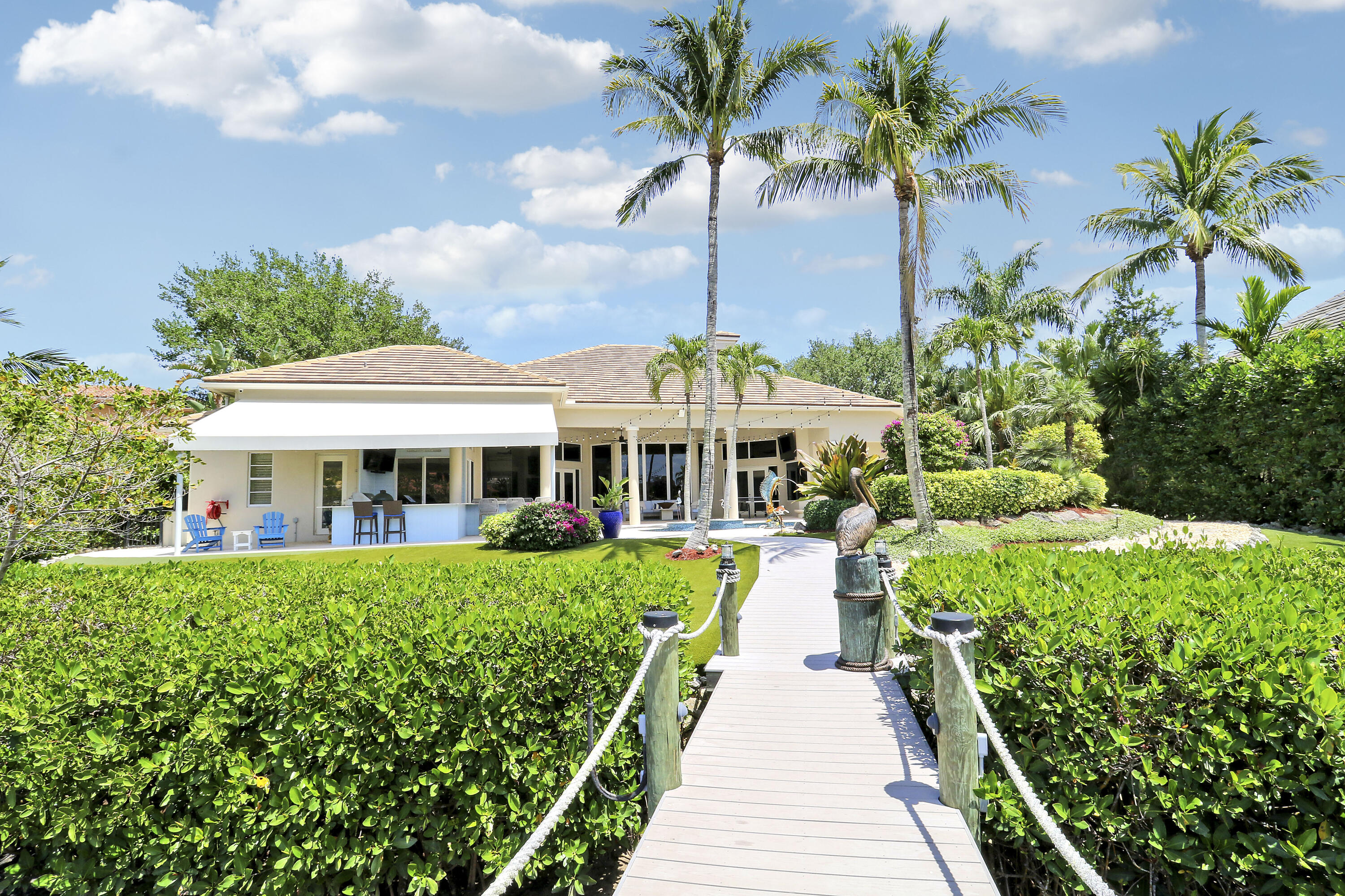 18808 SE Windward Island Lane