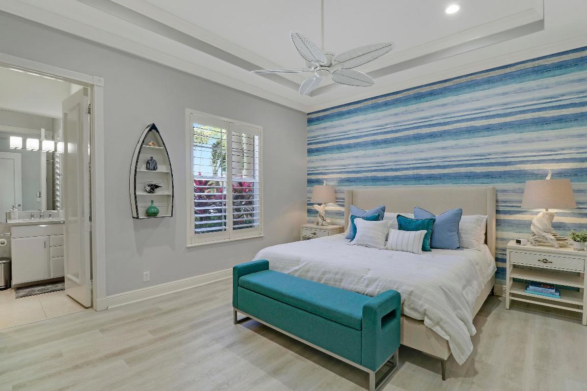 18808 SE Windward Island Lane