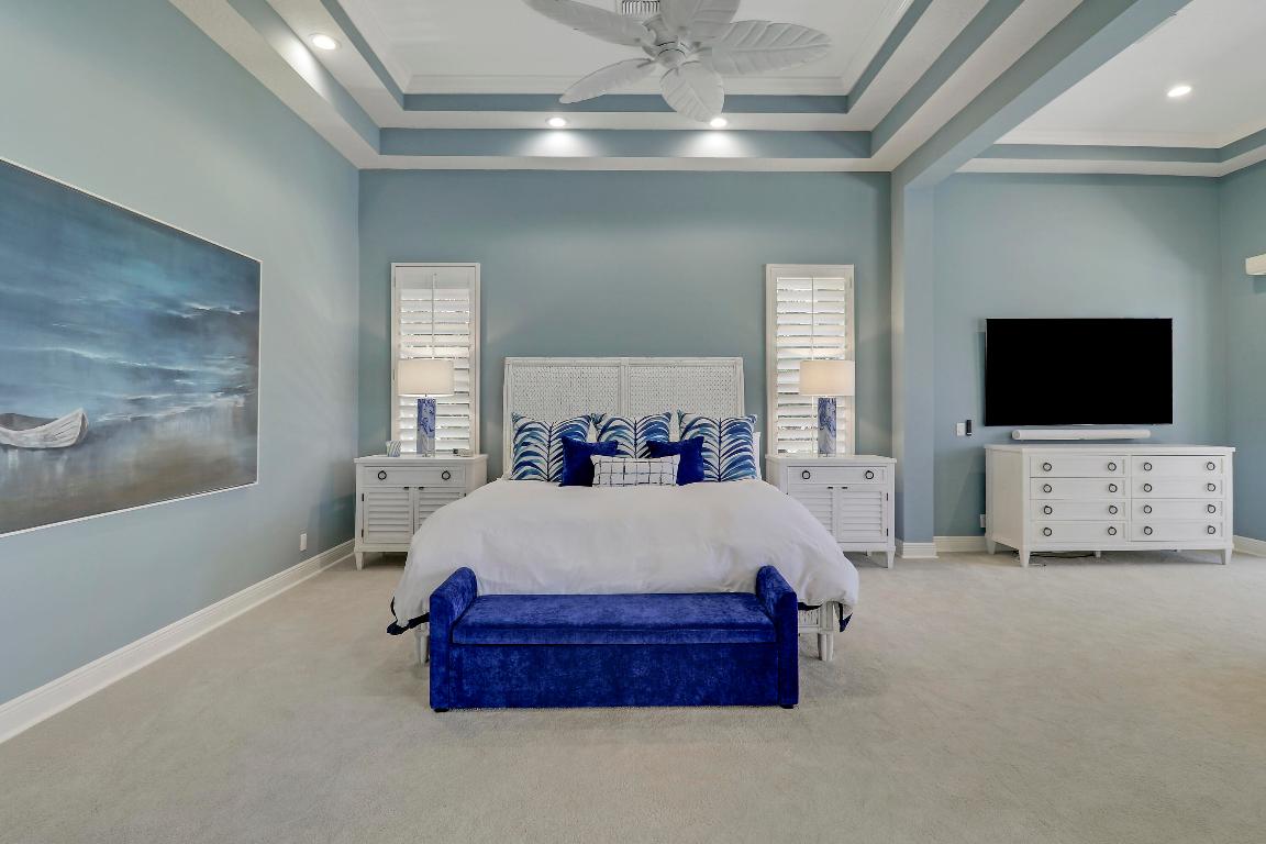 18808 SE Windward Island Lane