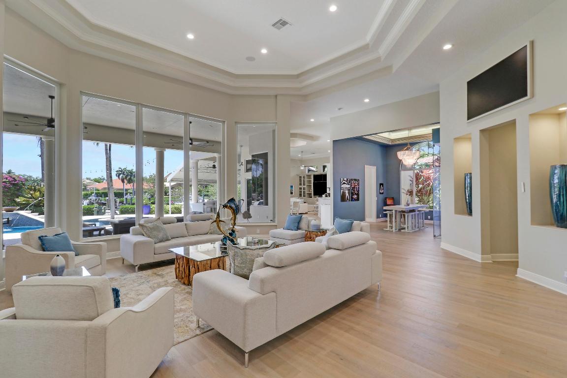 18808 SE Windward Island Lane