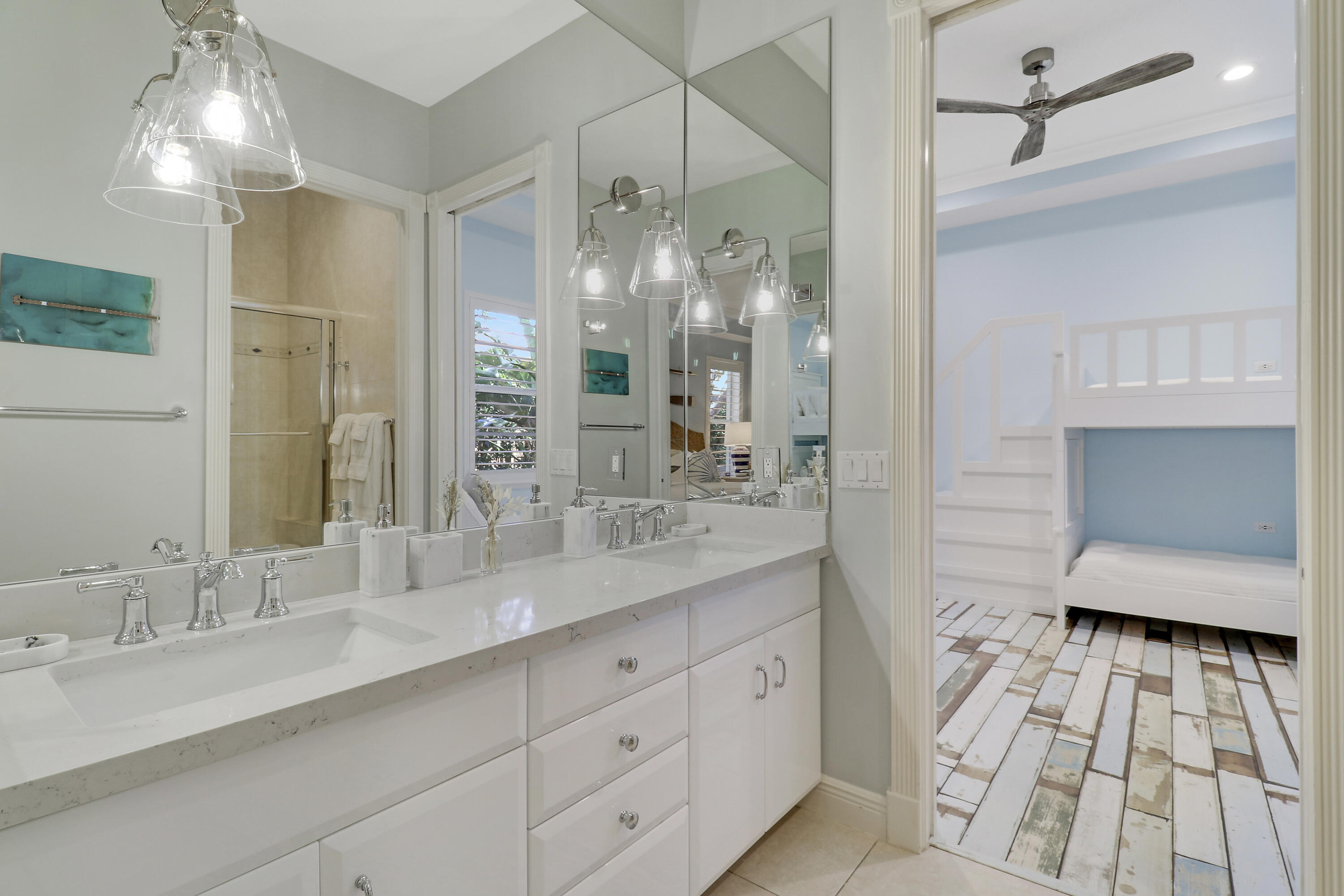 18808 SE Windward Island Lane