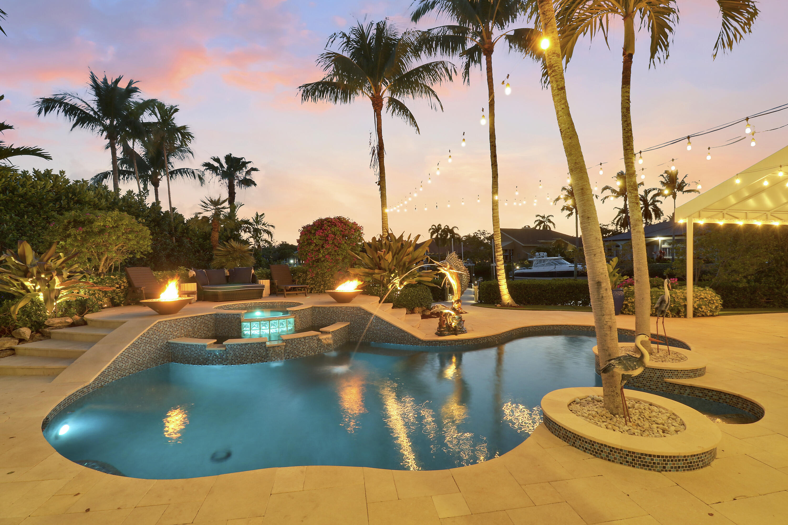 18808 SE Windward Island Lane