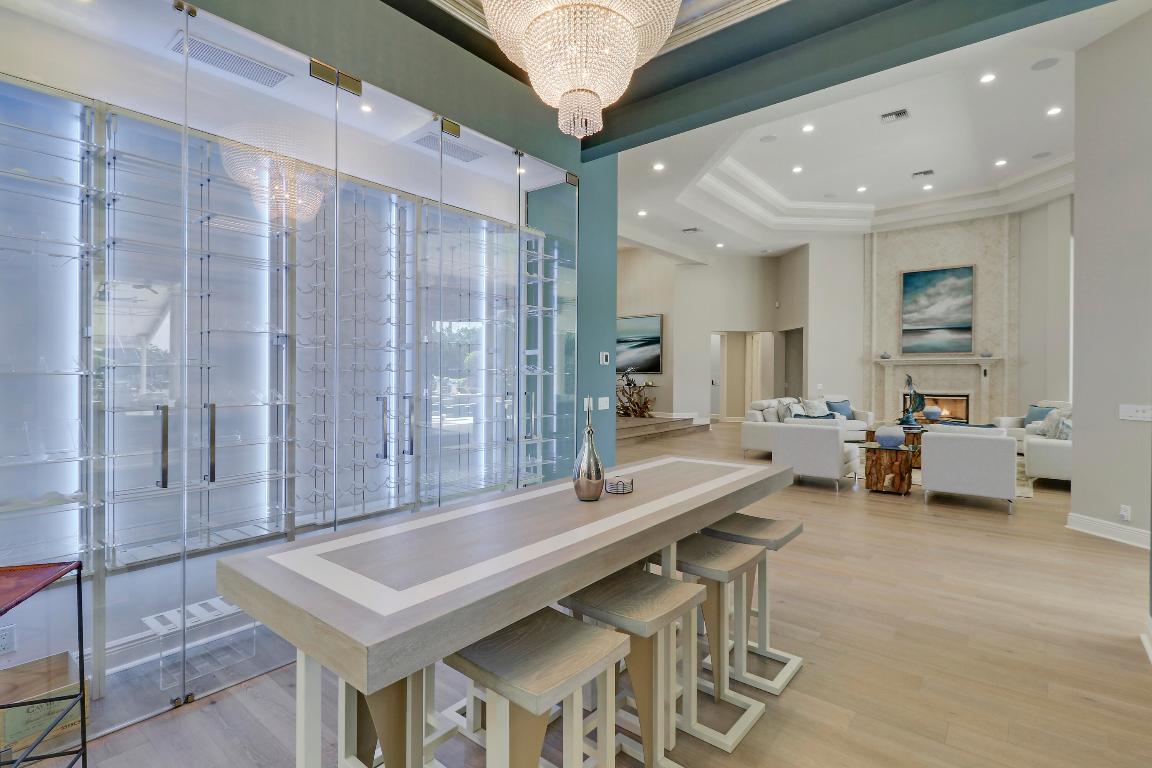 18808 SE Windward Island Lane