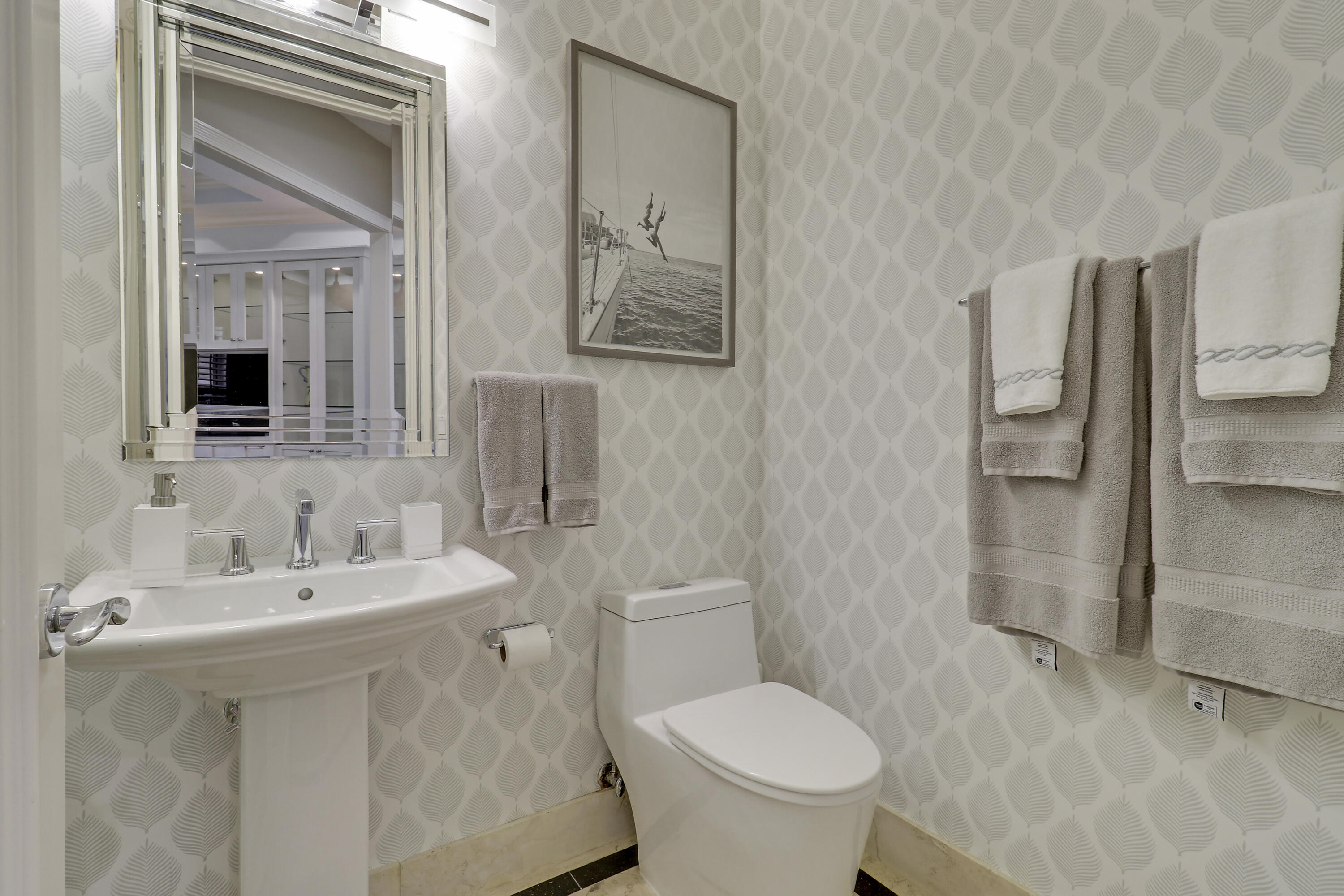 18808 SE Windward Island Lane