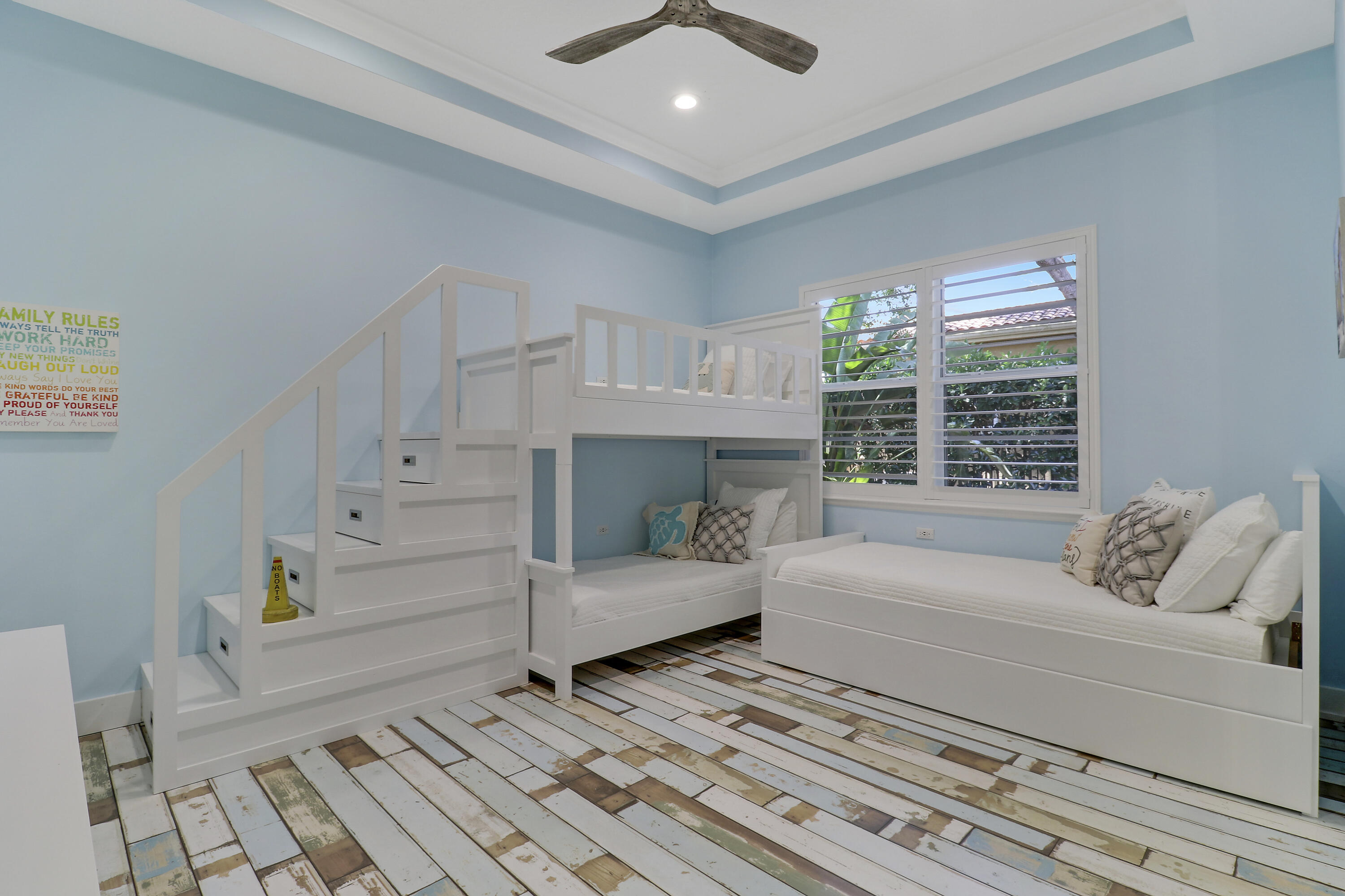 18808 SE Windward Island Lane