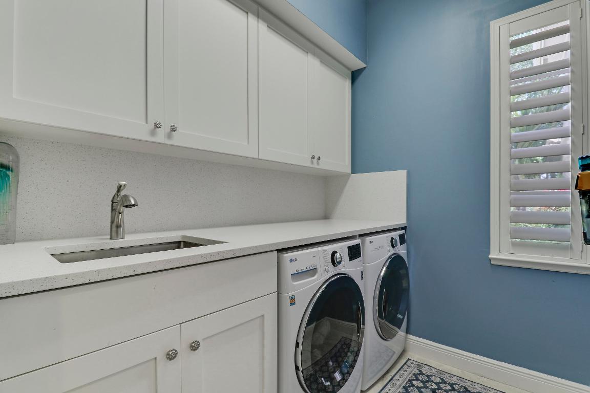 18808 SE Windward Island Lane