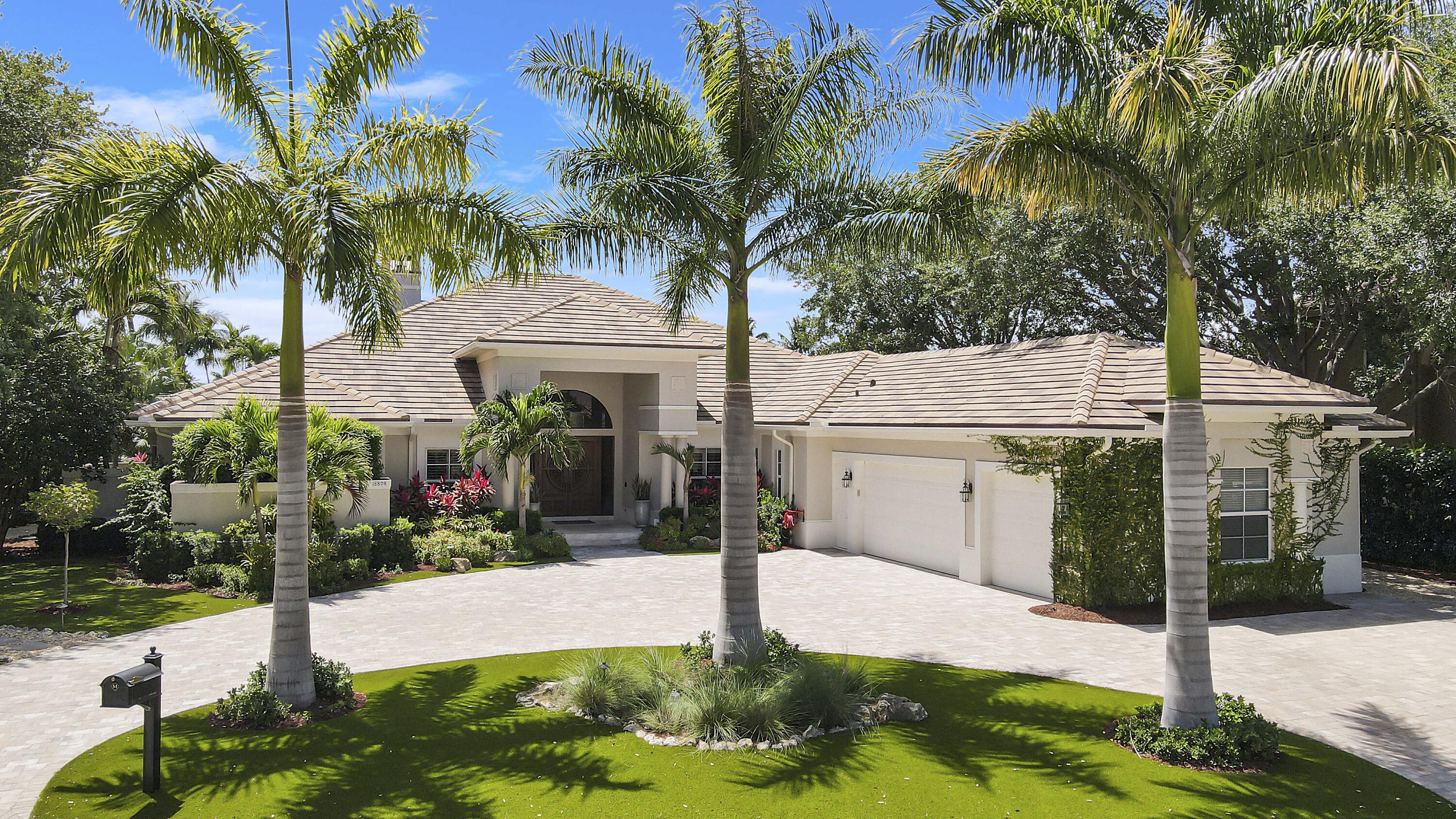 18808 SE Windward Island Lane