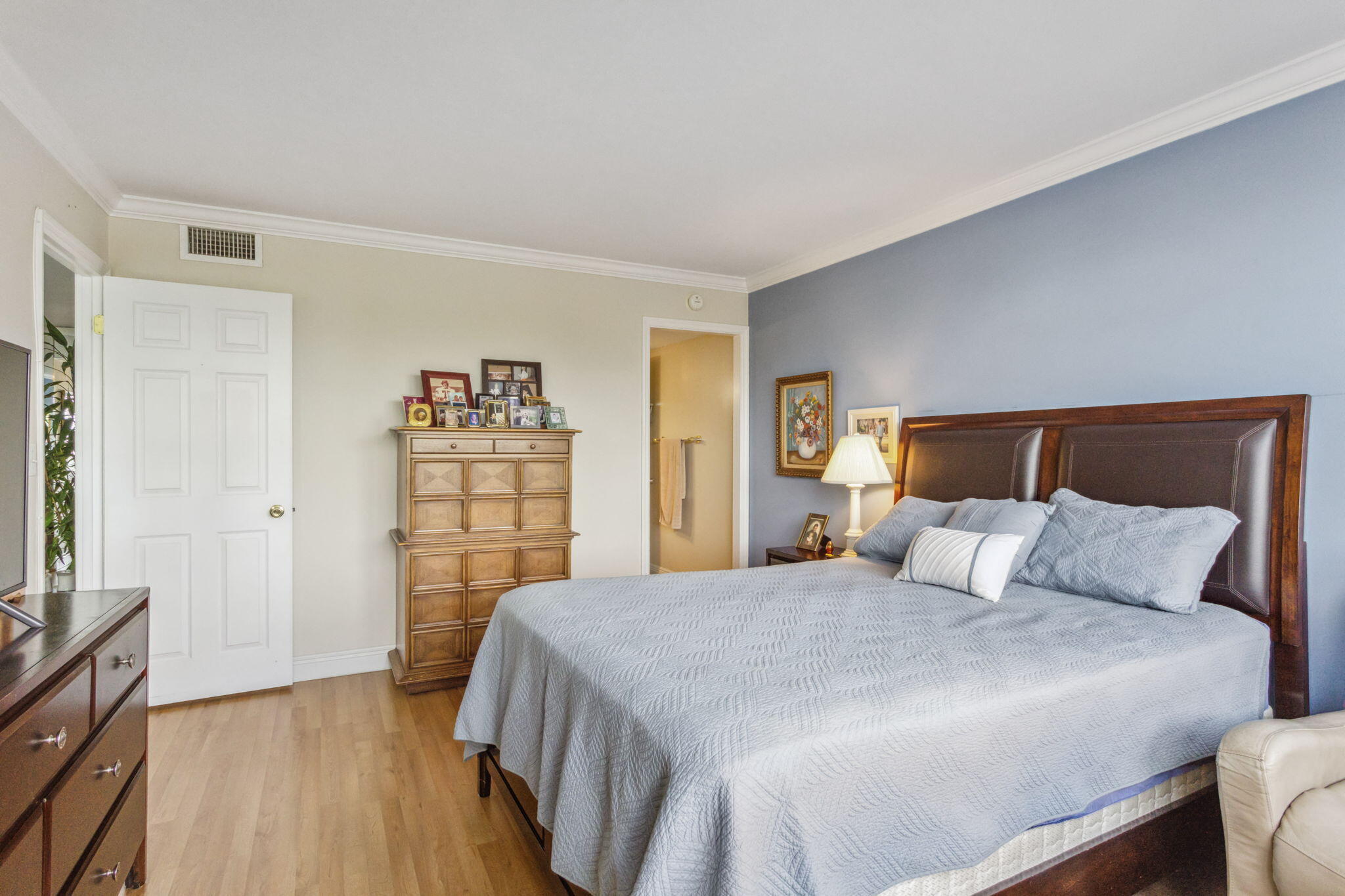 1401 N Riverside Drive 502