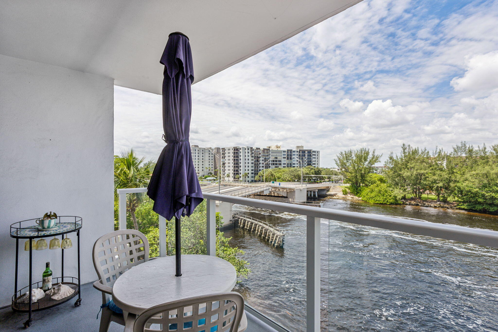 1401 N Riverside Drive 502