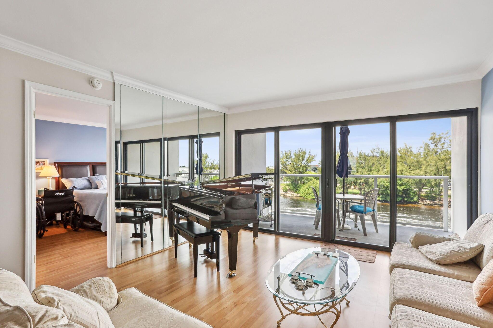 1401 N Riverside Drive 502