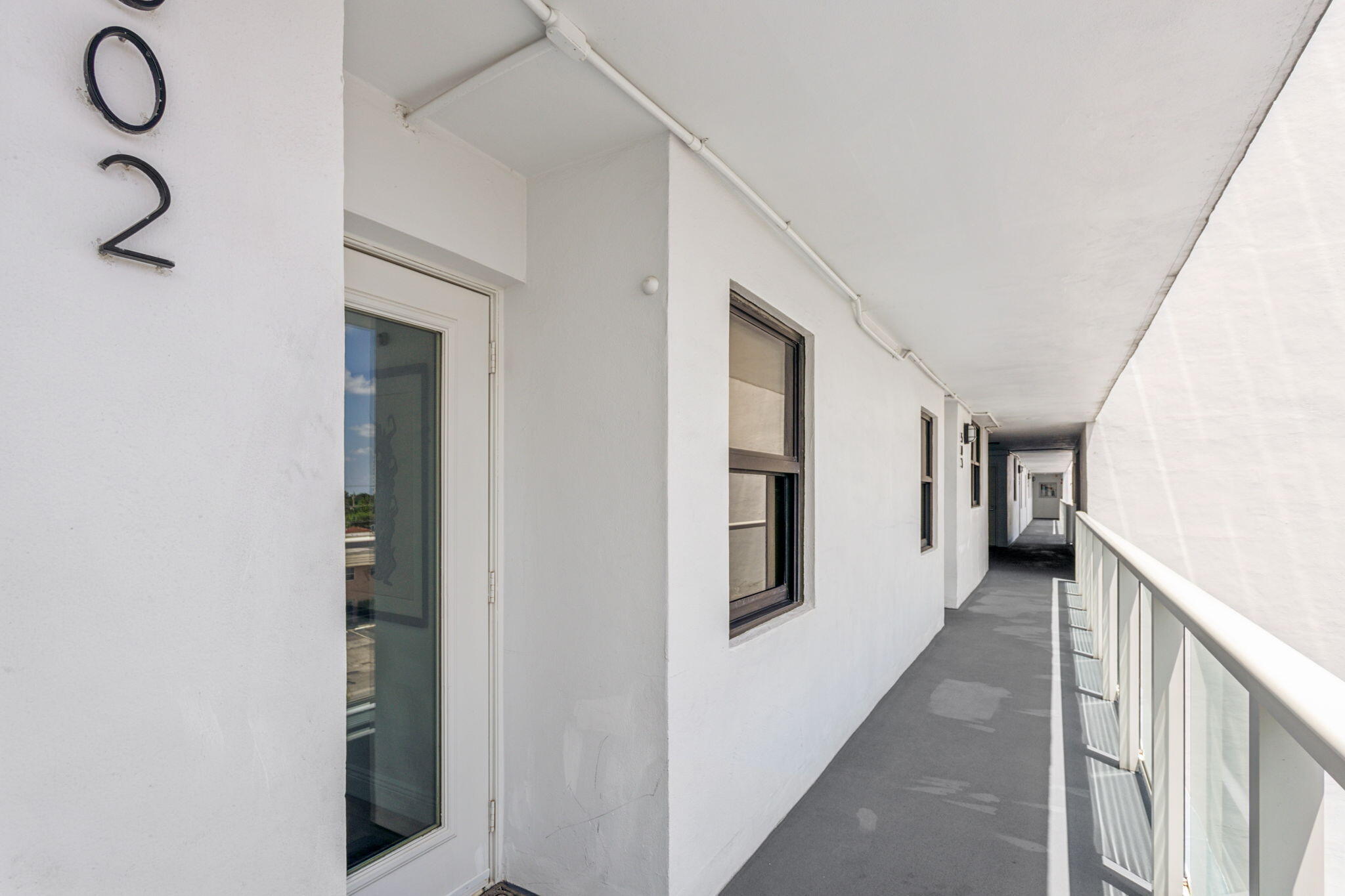 1401 N Riverside Drive 502