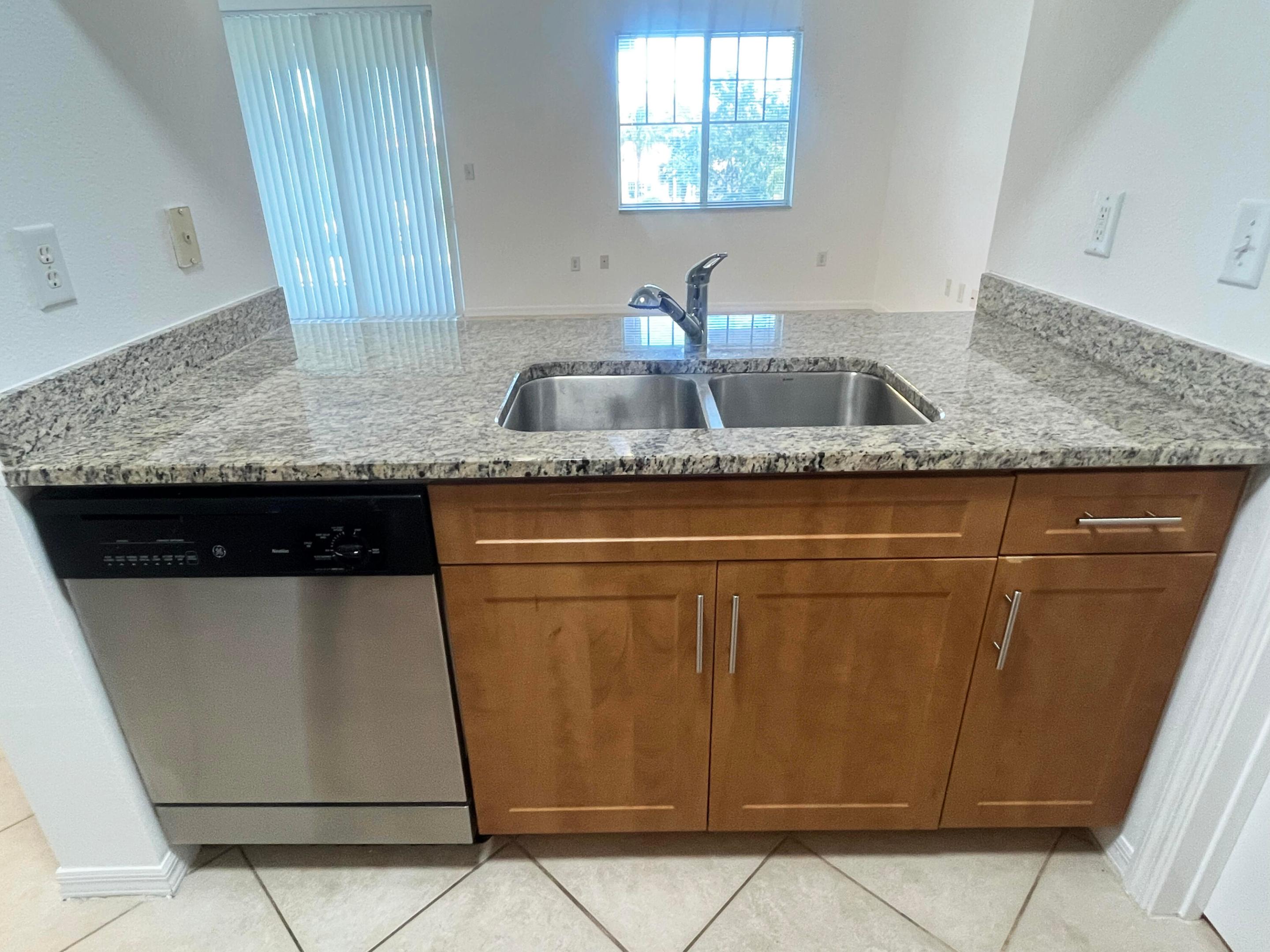 6482 Emerald Dunes Drive 302