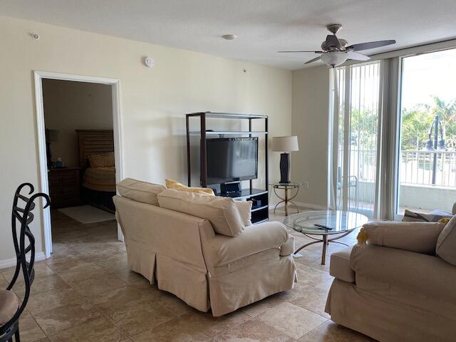 700 E Boynton Beach Boulevard Unit: 208