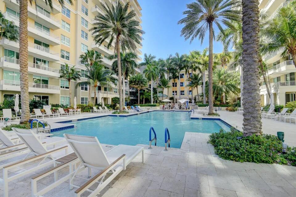 700 E Boynton Beach Boulevard Unit: 208