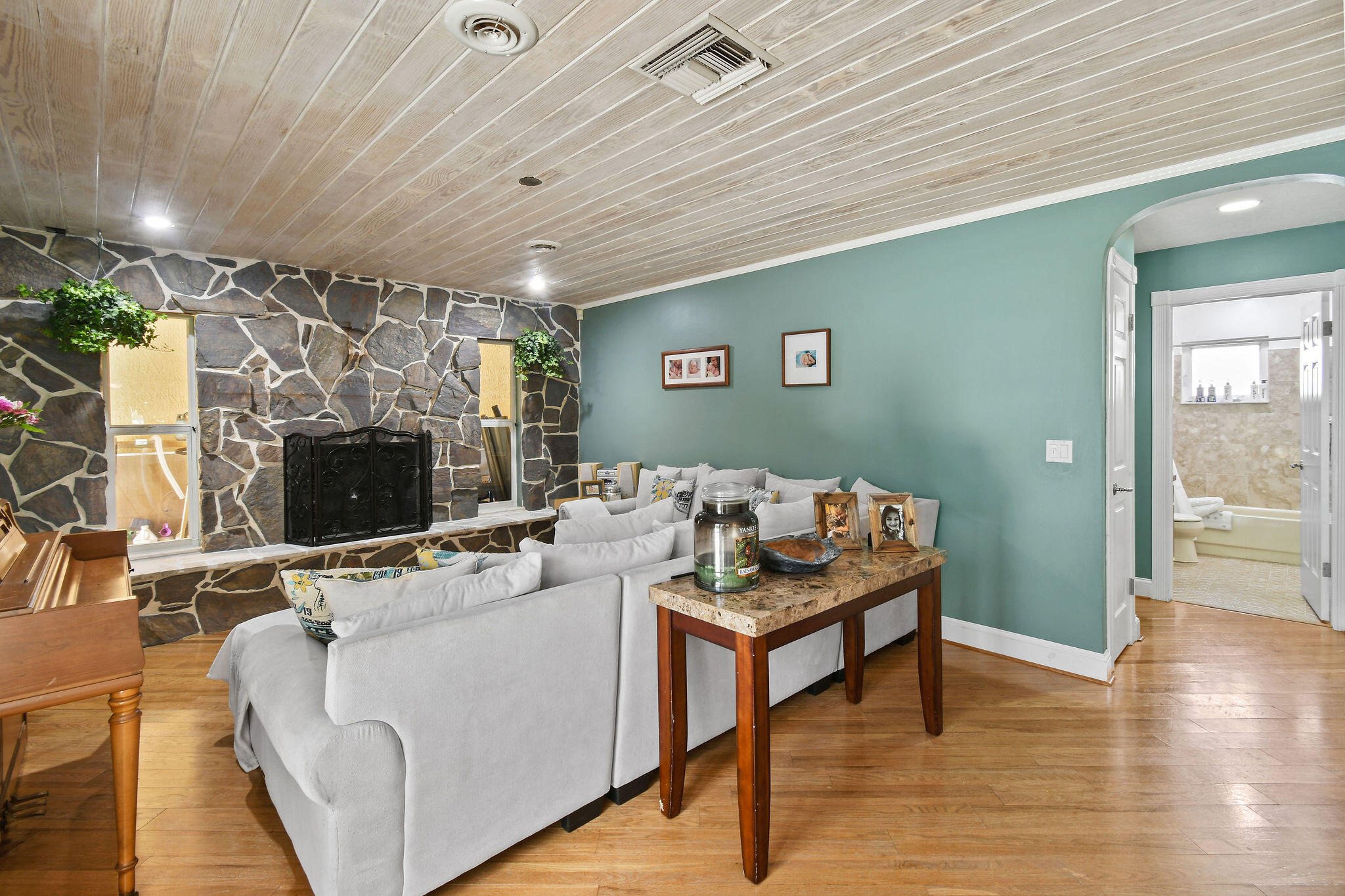 11151 88th Road N