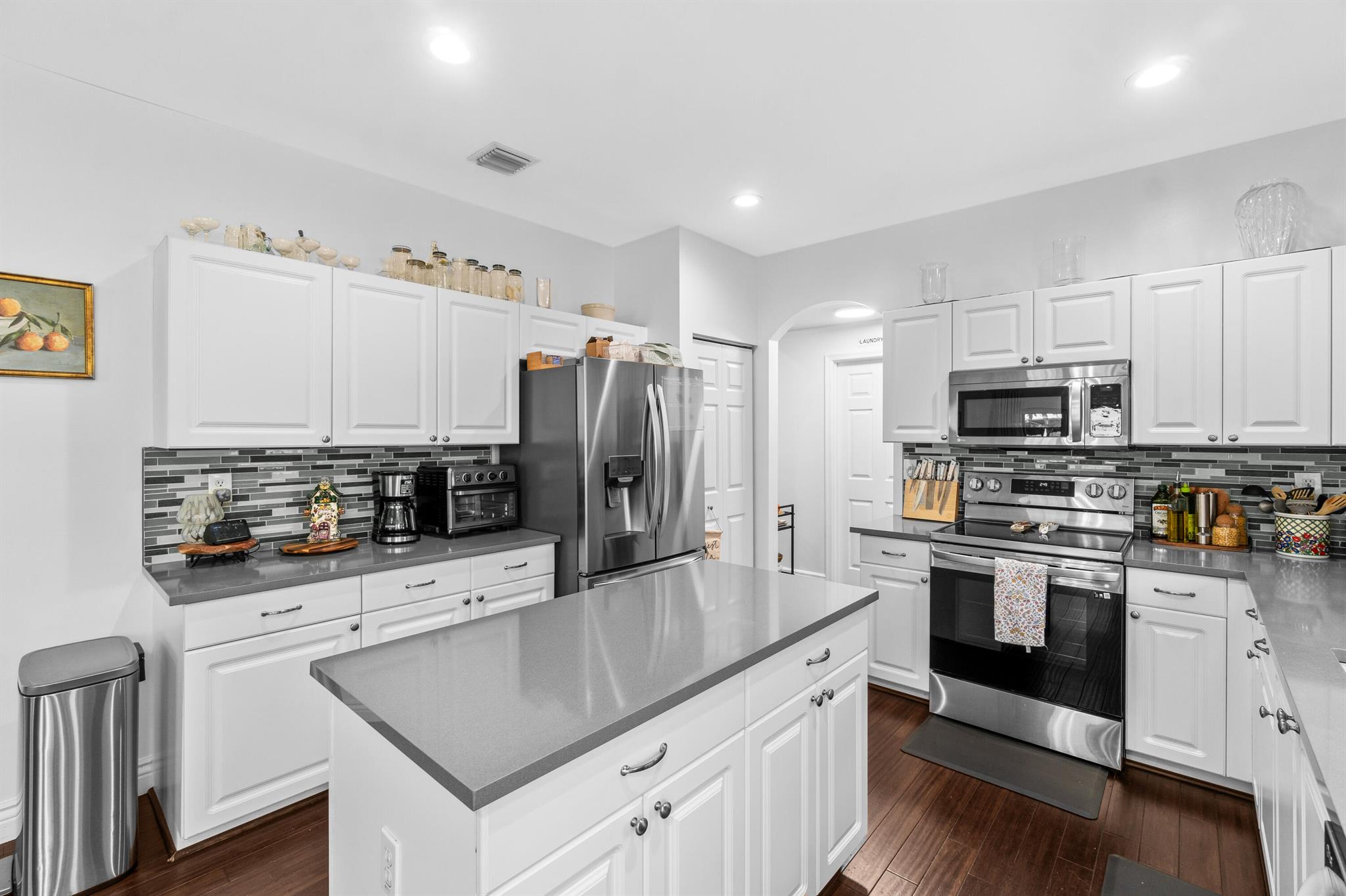 7501 Colony Palm Drive