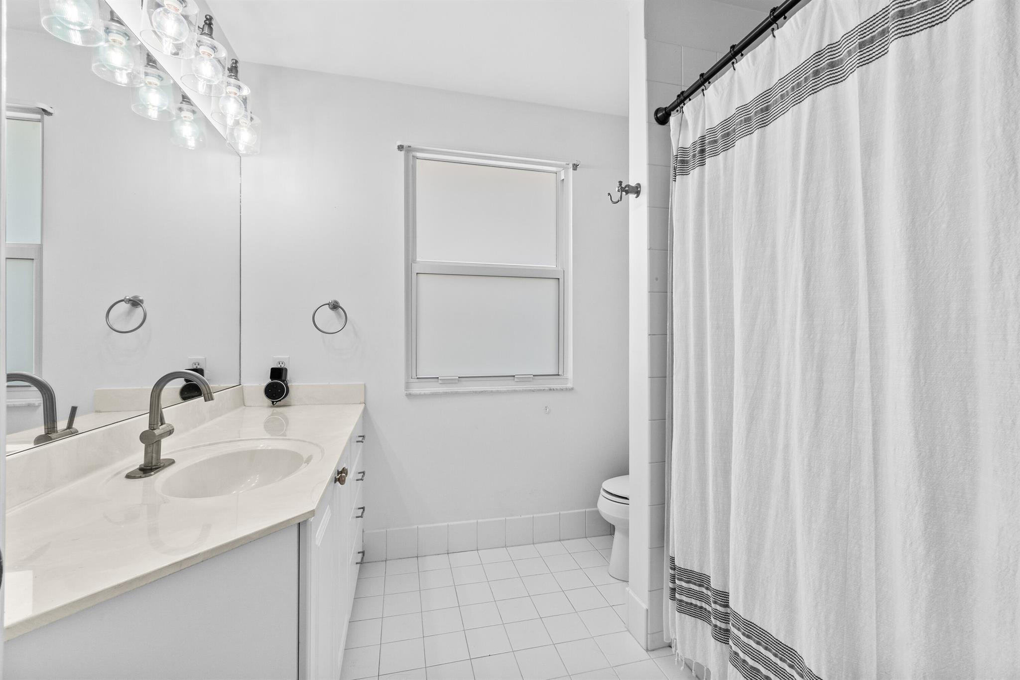 7501 Colony Palm Drive