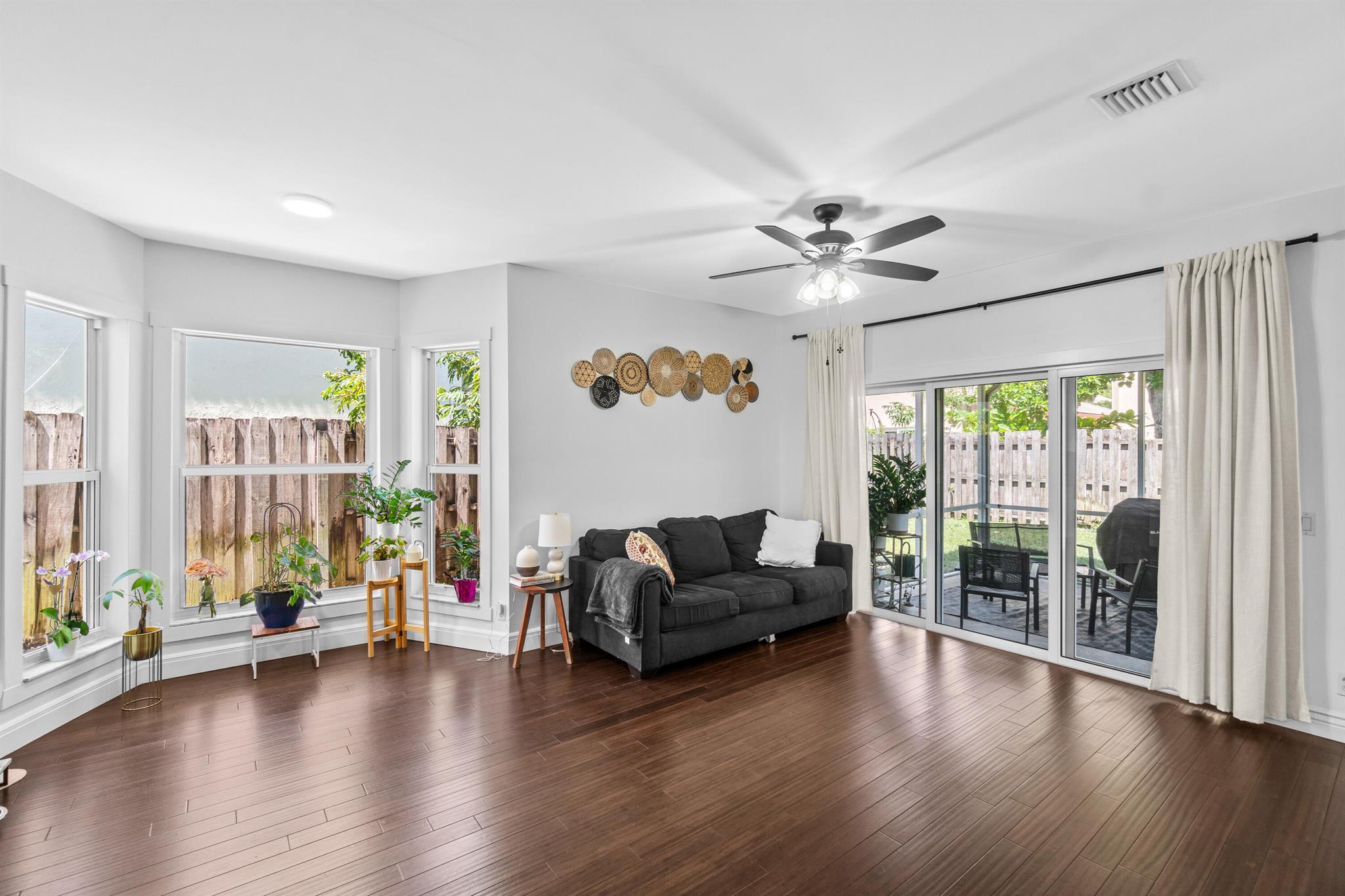 7501 Colony Palm Drive