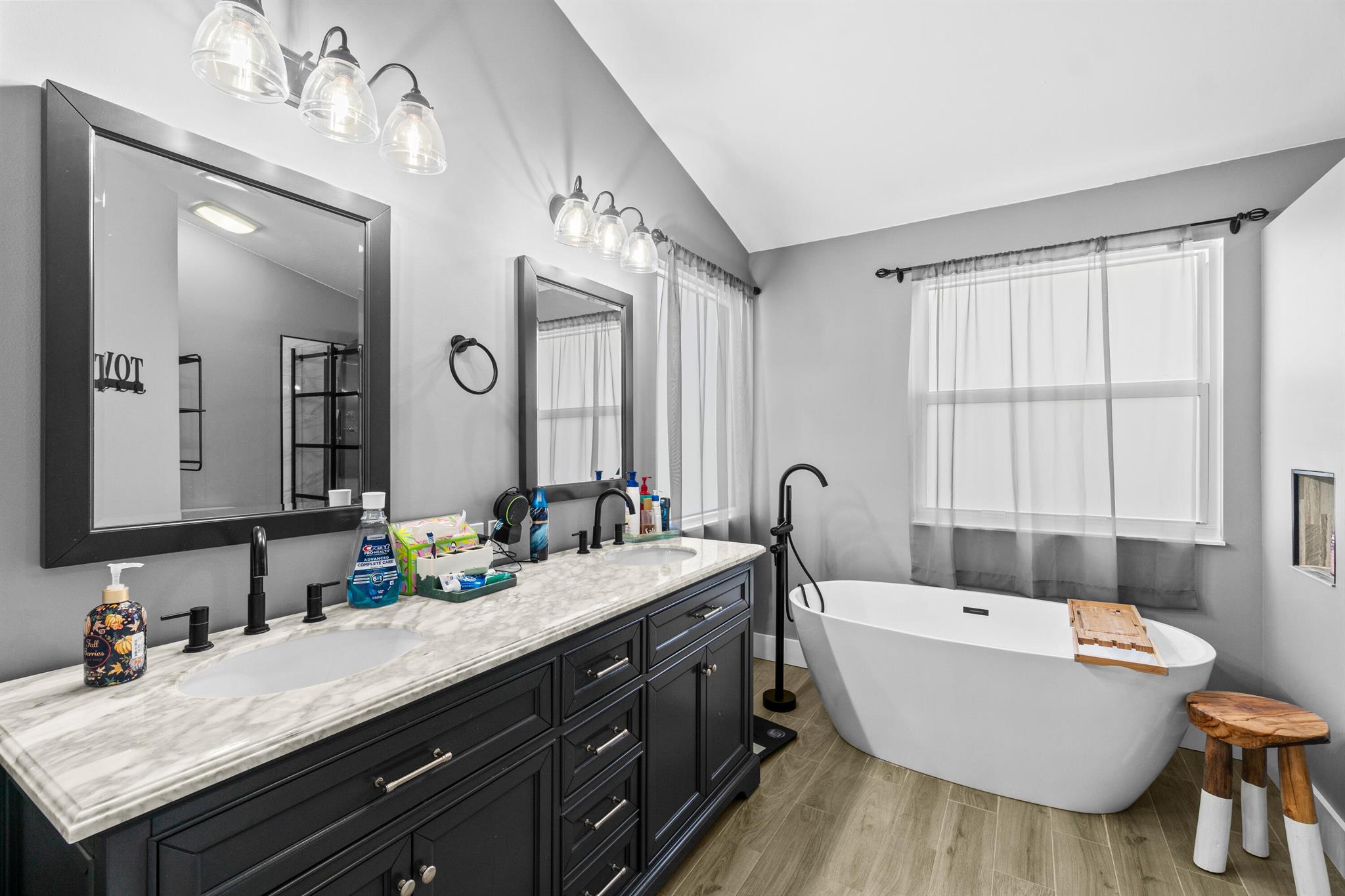 7501 Colony Palm Drive