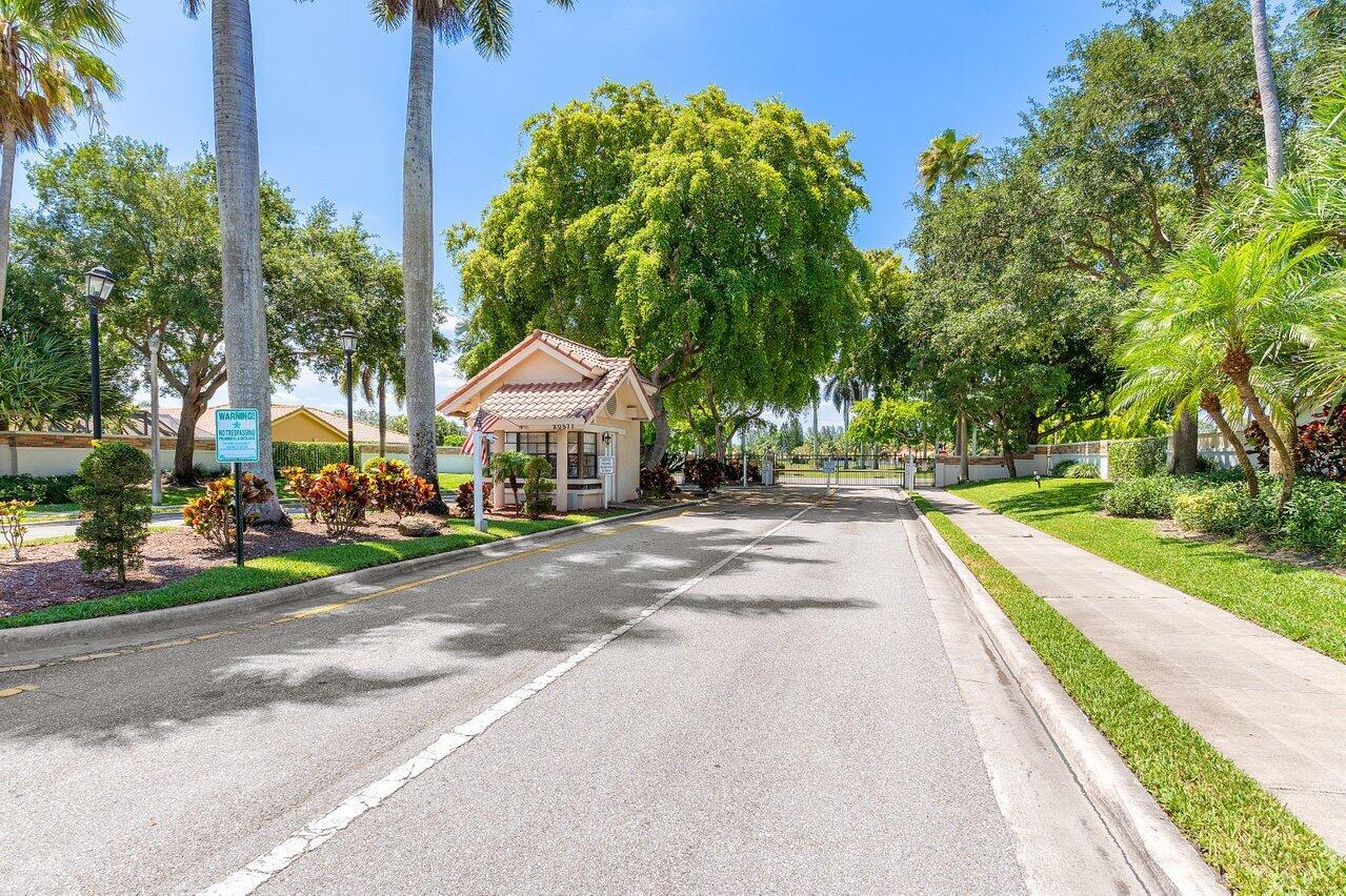 11700 Island Lakes Lane