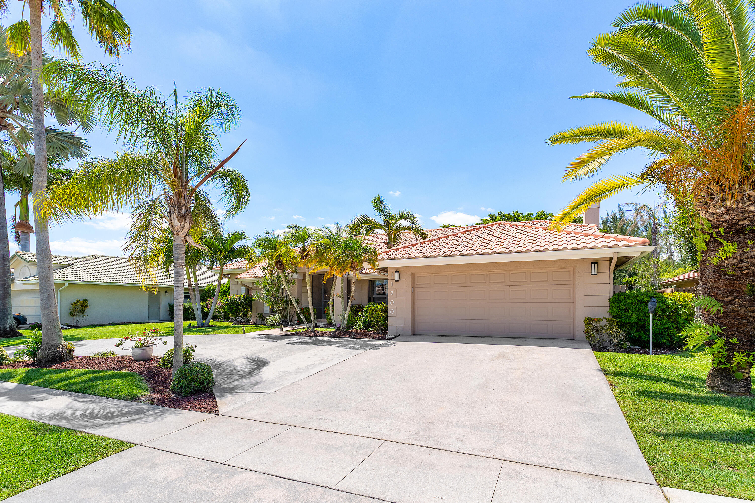 11700 Island Lakes Lane