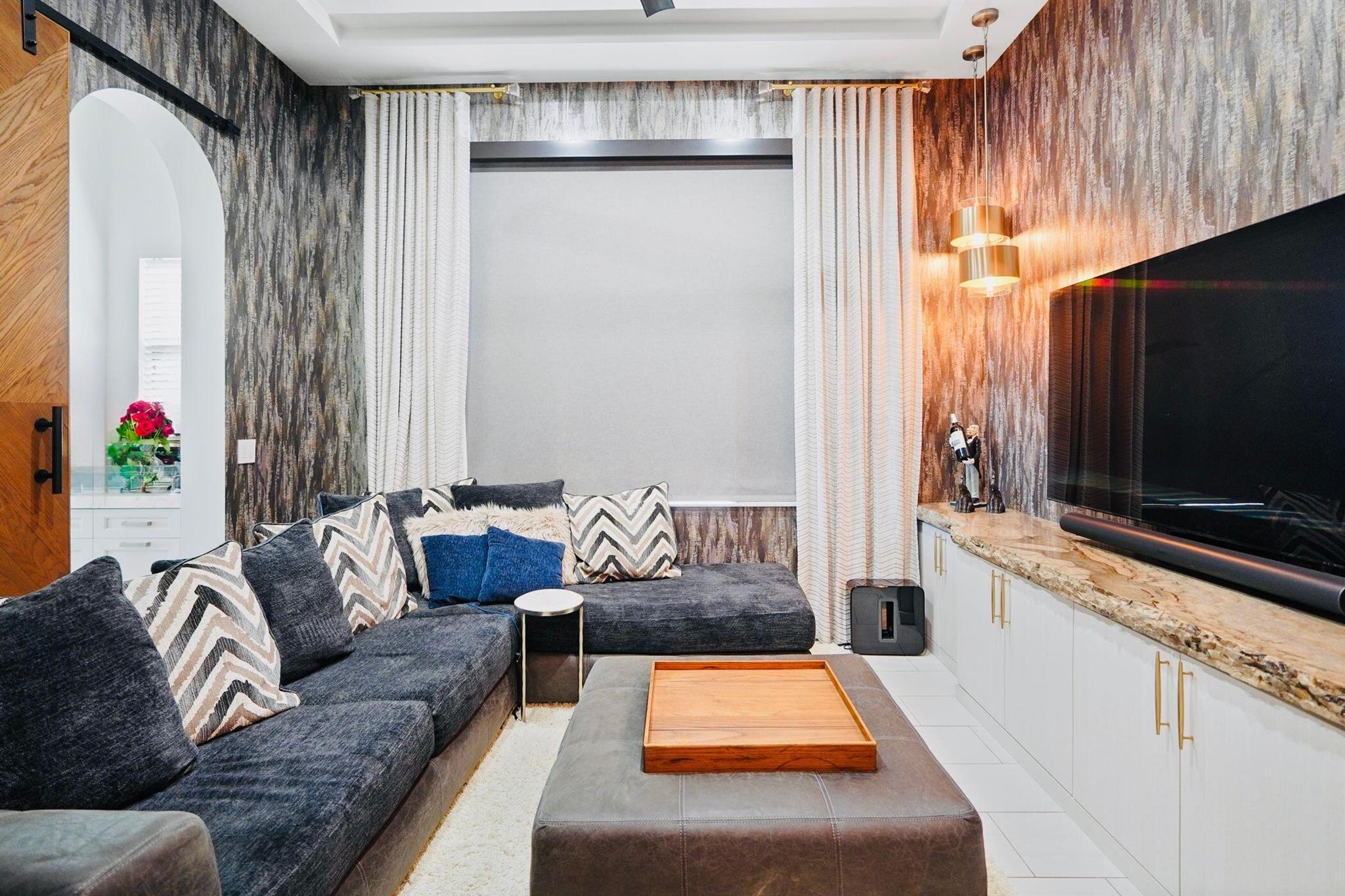 9196 Grand Prix Lane