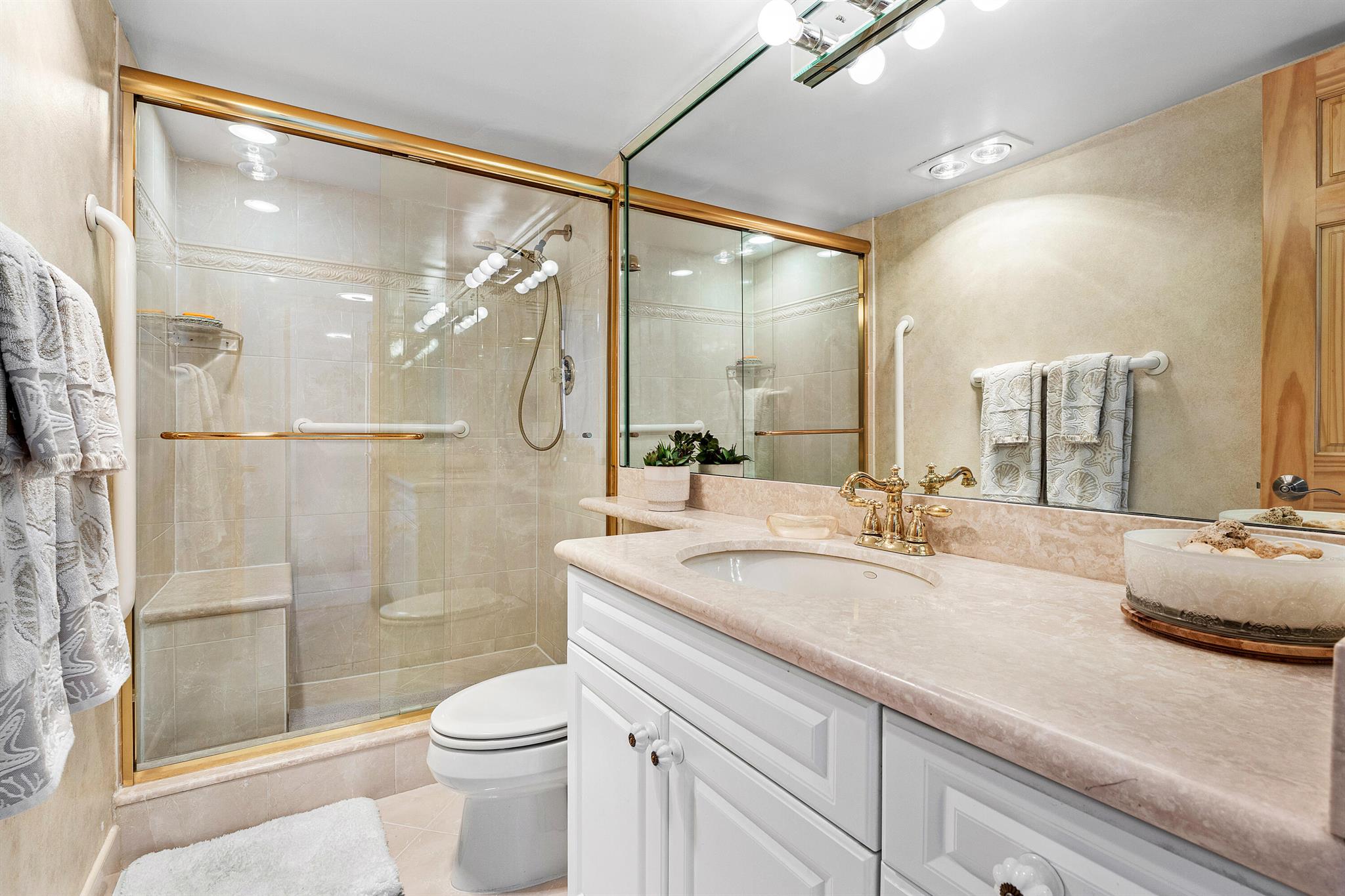 1180 S Ocean Boulevard 7b