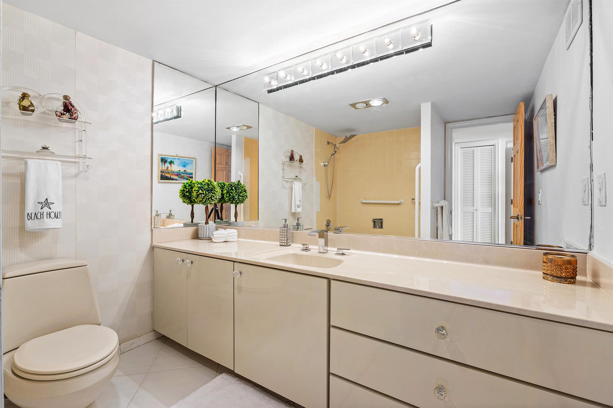 1180 S Ocean Boulevard 7b