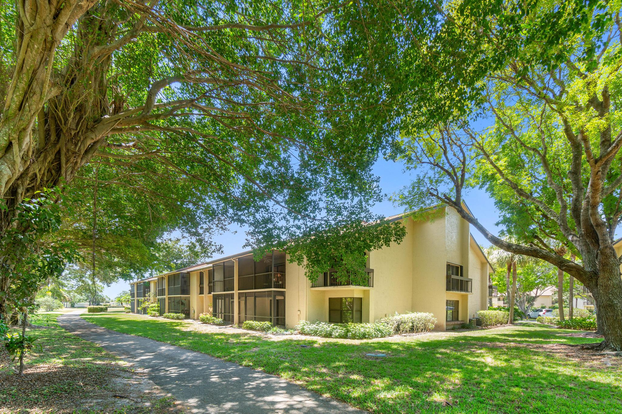 5087 Oak Hill Lane 321