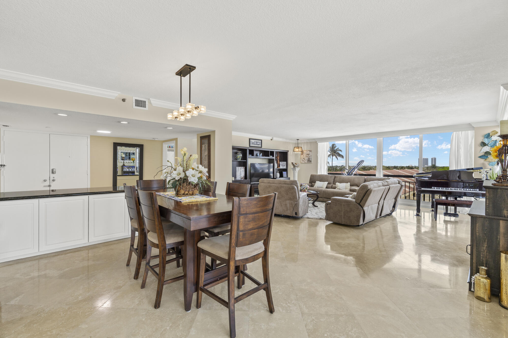 4000 N Ocean Drive 403