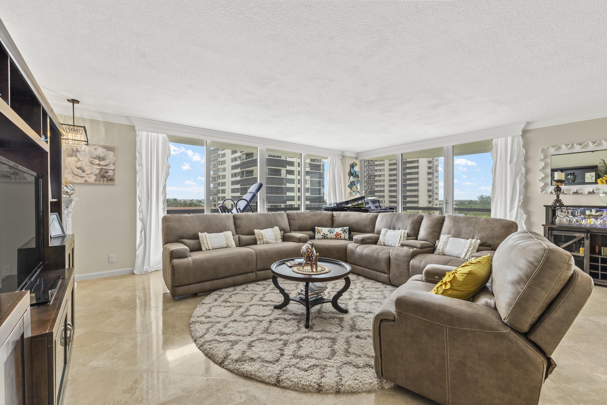 4000 N Ocean Drive 403