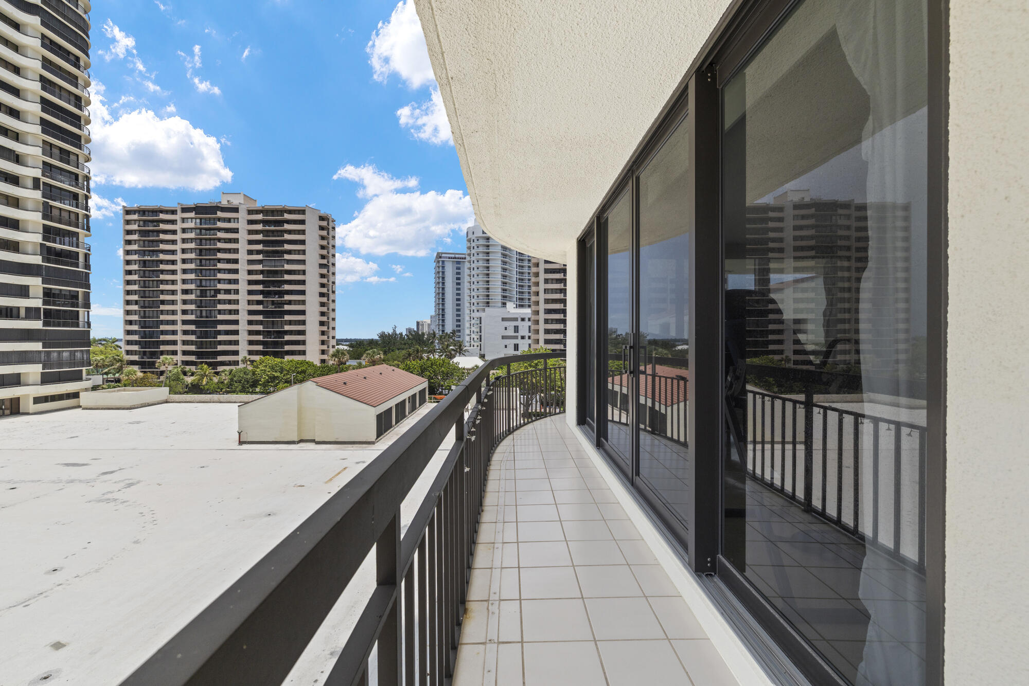 4000 N Ocean Drive 403