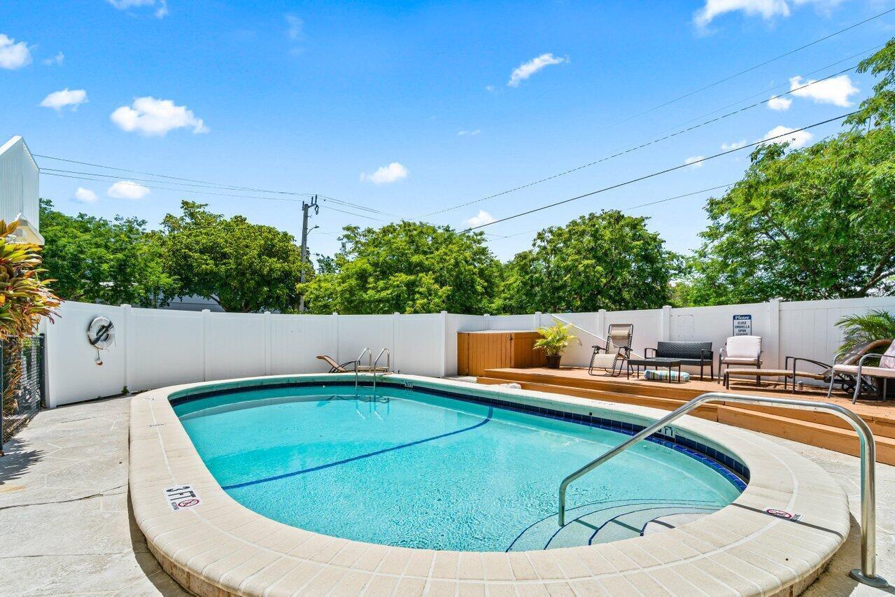 391 SE 19th Avenue 8