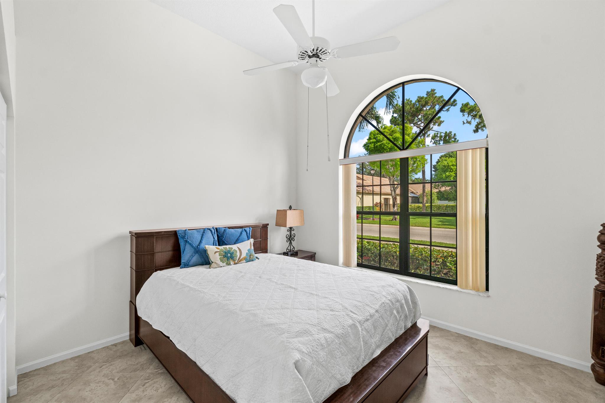 10194 N Lexington Circle