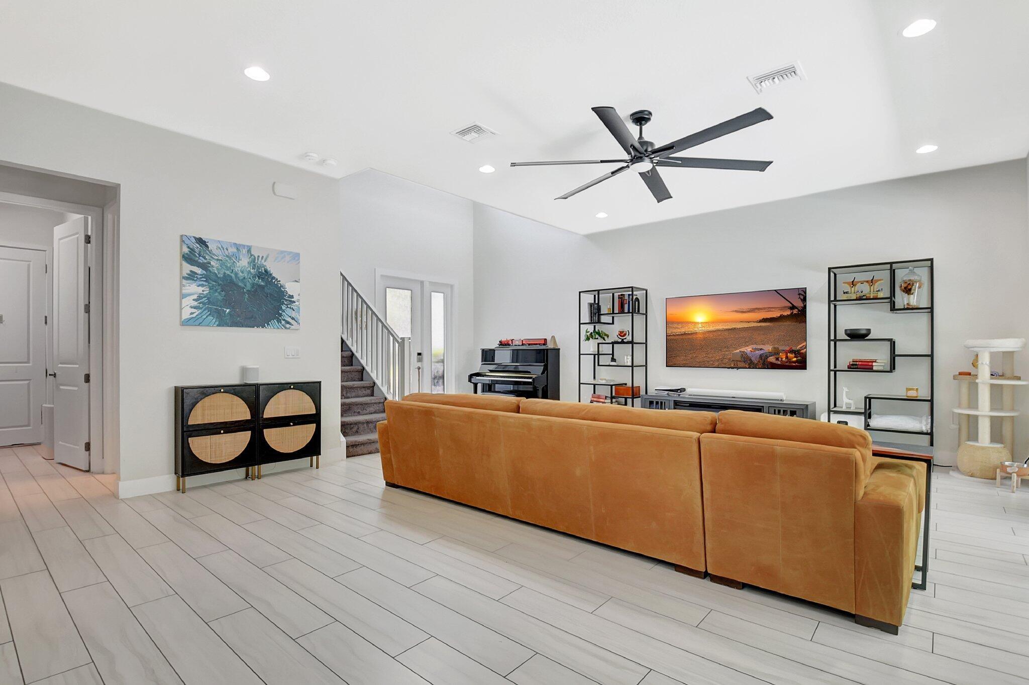 7180 Villamar Way