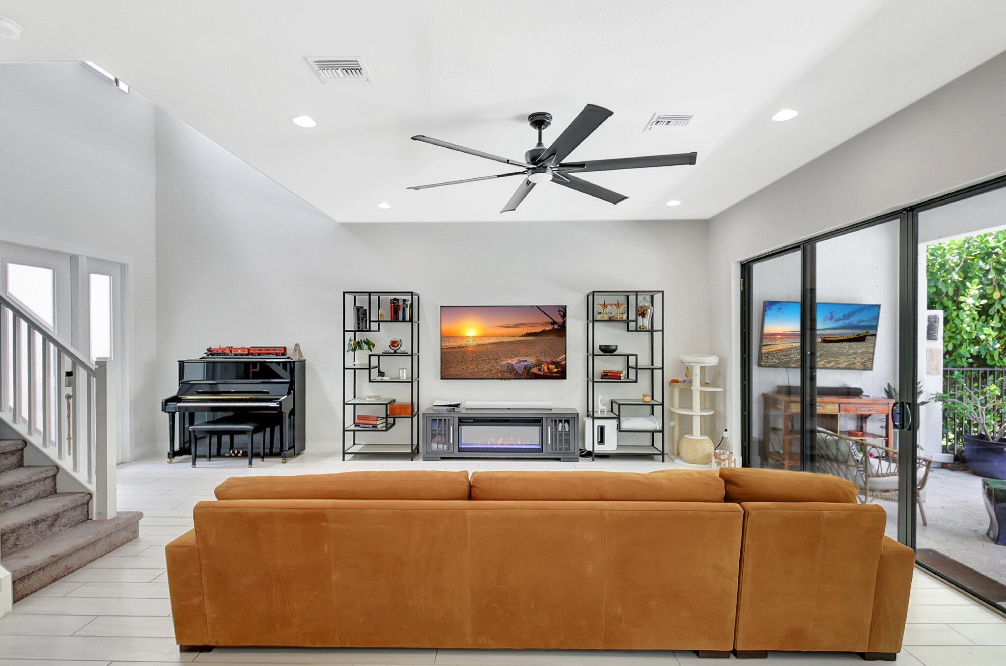 7180 Villamar Way