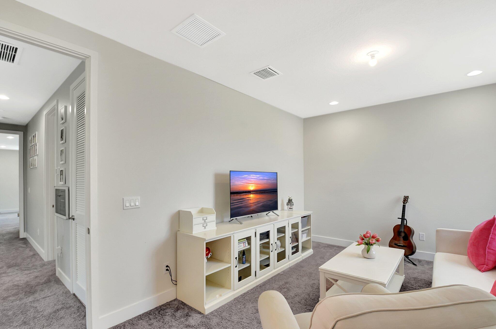 7180 Villamar Way
