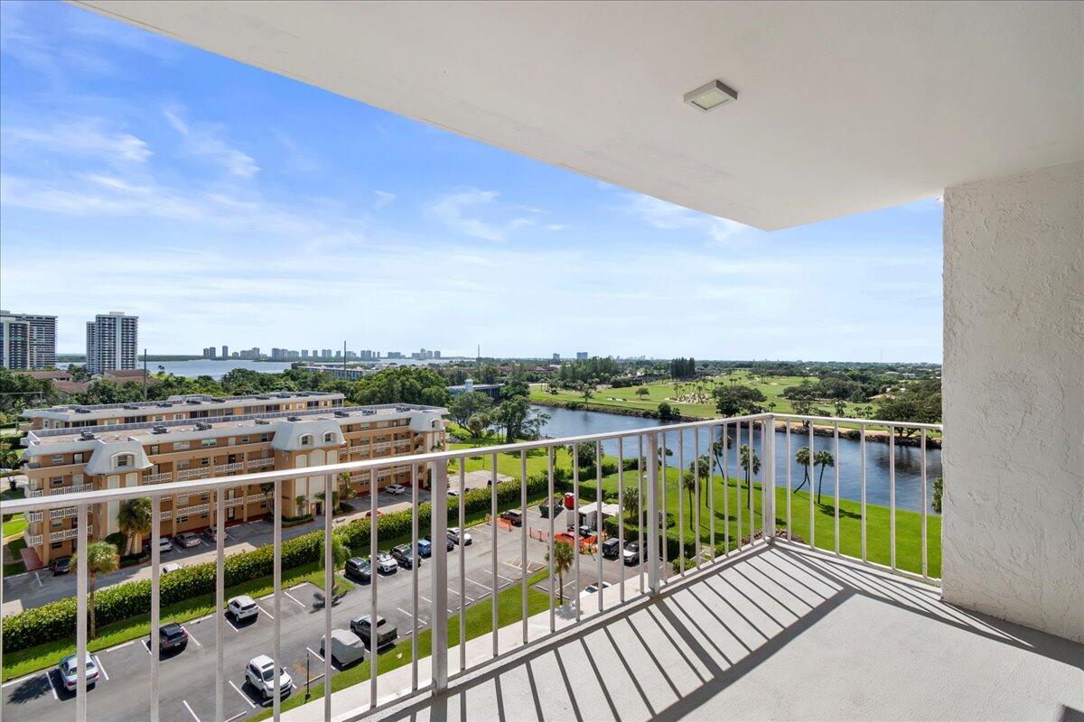 336 Golfview Road 1009