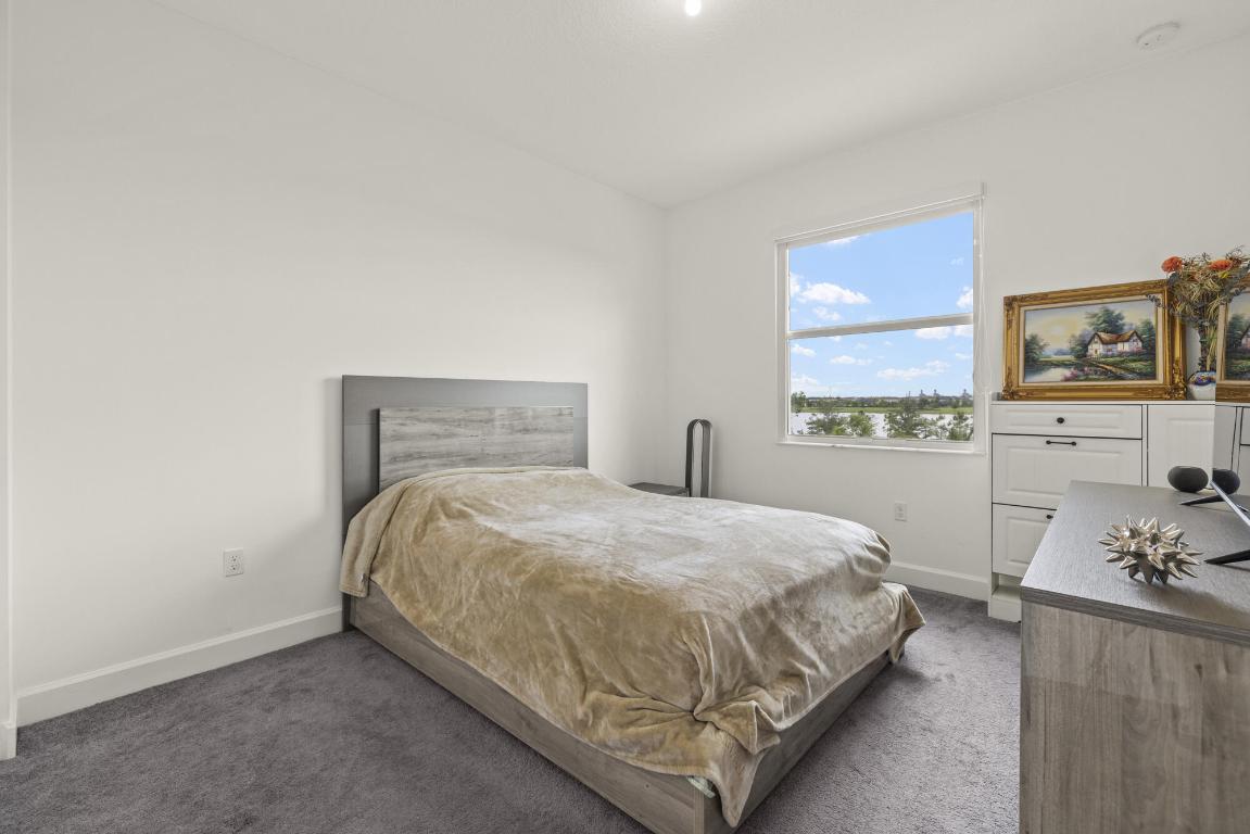 19486 Broad Shore Walk